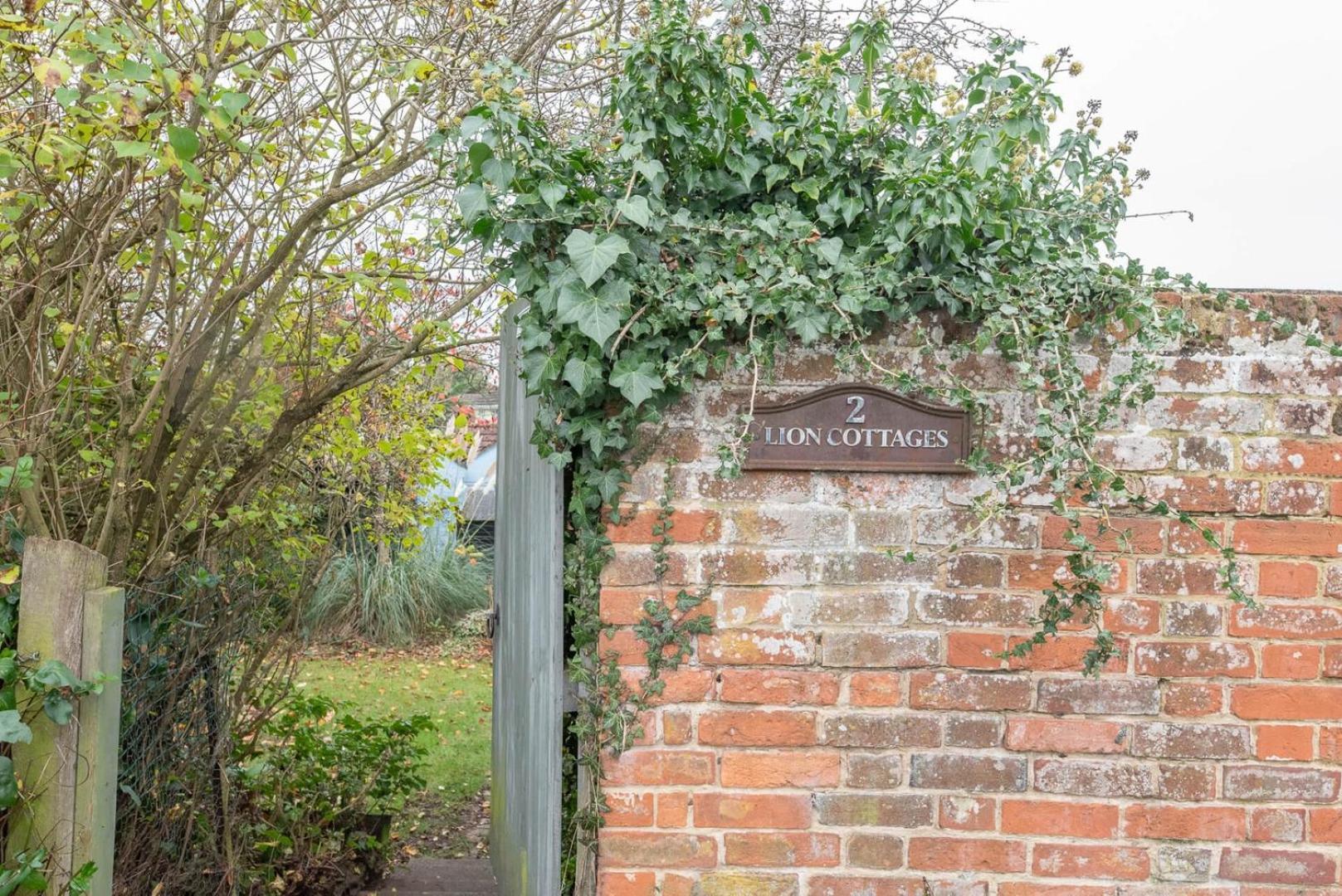 2 Lion Cottages, Knodishall Leiston Exterior photo